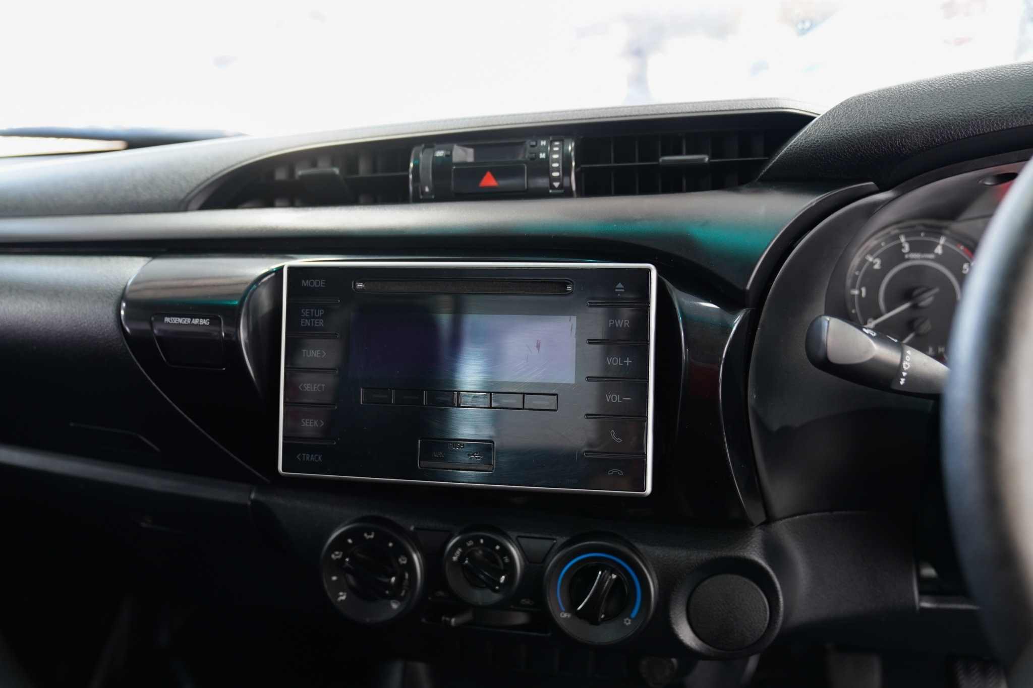 2018 TOYOTA REVO 2.4 J MT