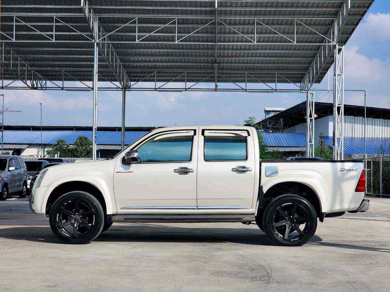 2011 Isuzu D-max hilander Super Titanium  3.0 Ddi I-TEQ A/T