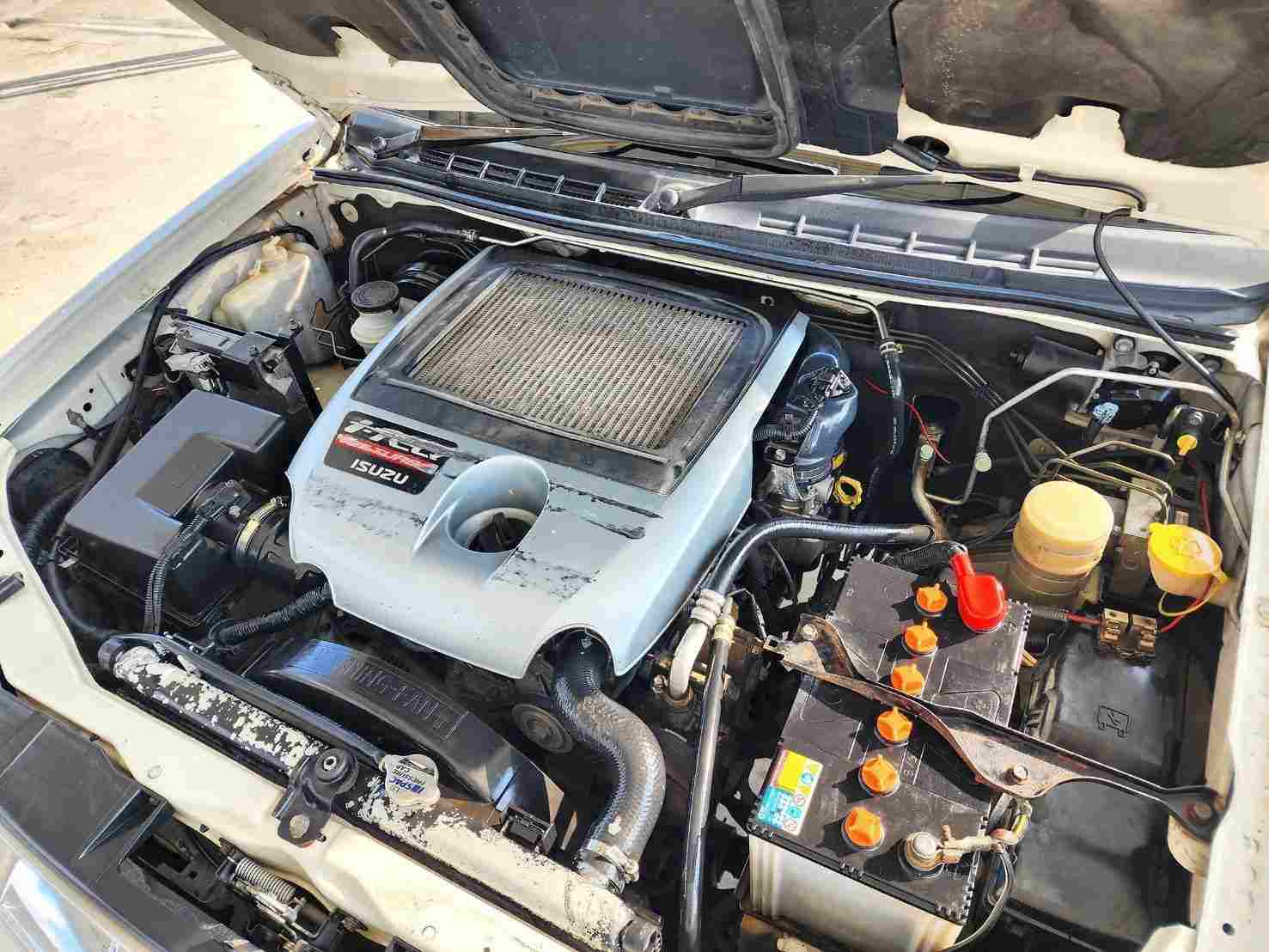 2011 Isuzu D-max hilander Super Titanium  3.0 Ddi I-TEQ A/T