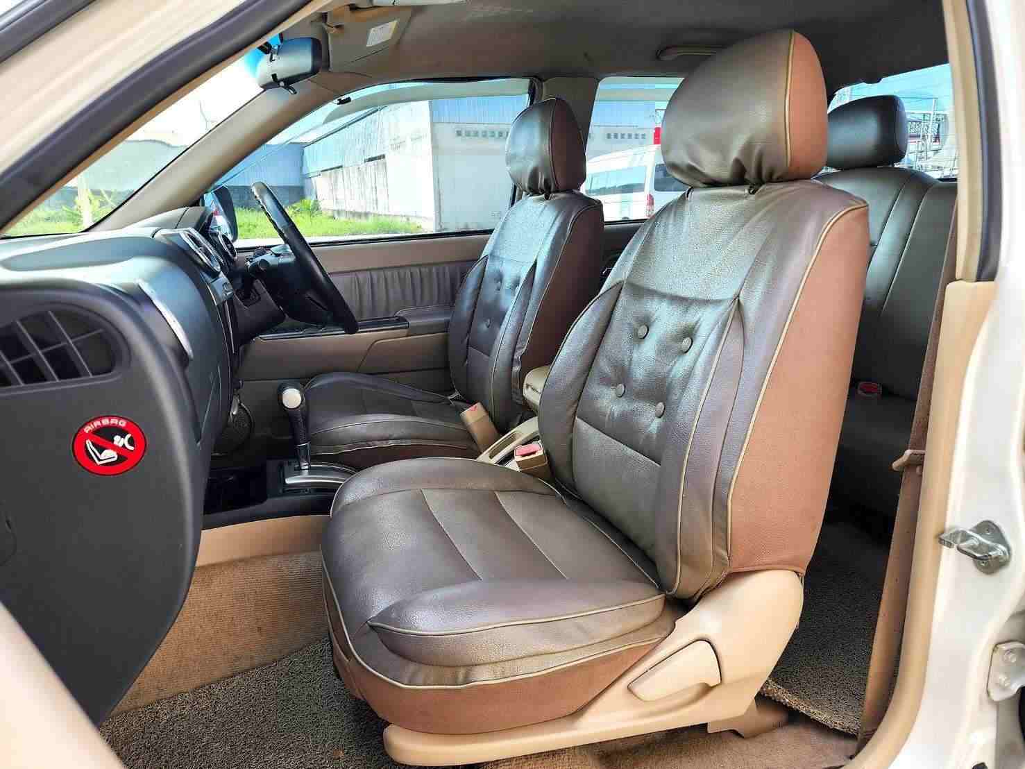 2011 Isuzu D-max hilander Super Titanium  3.0 Ddi I-TEQ A/T