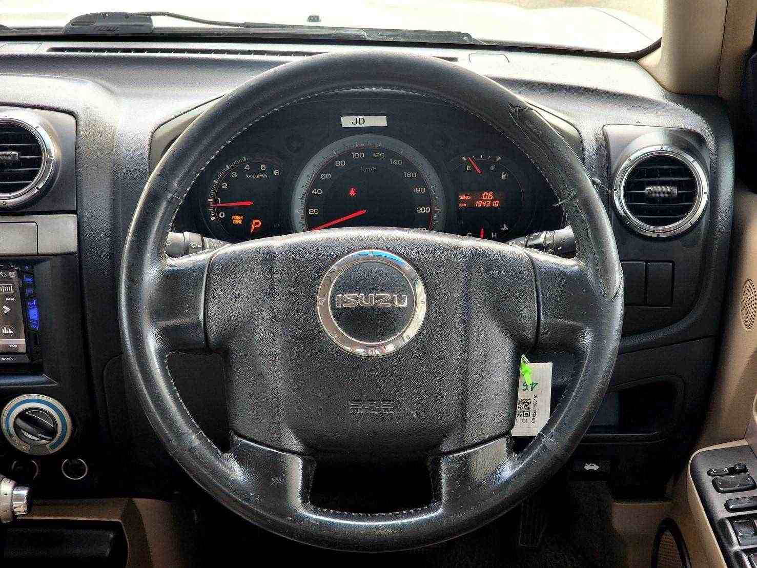 2011 Isuzu D-max hilander Super Titanium  3.0 Ddi I-TEQ A/T