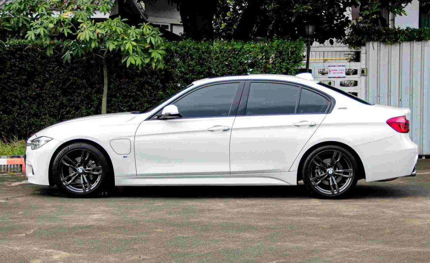 2018 BMW SERIES 3 330e