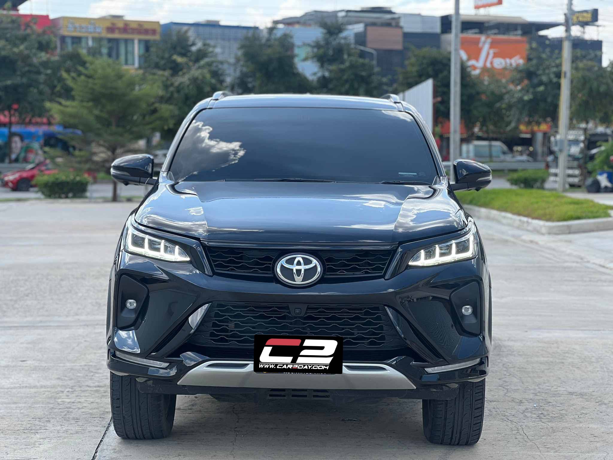 2021 TOYOTA FORTUNER Legender Auto 2.4 V
