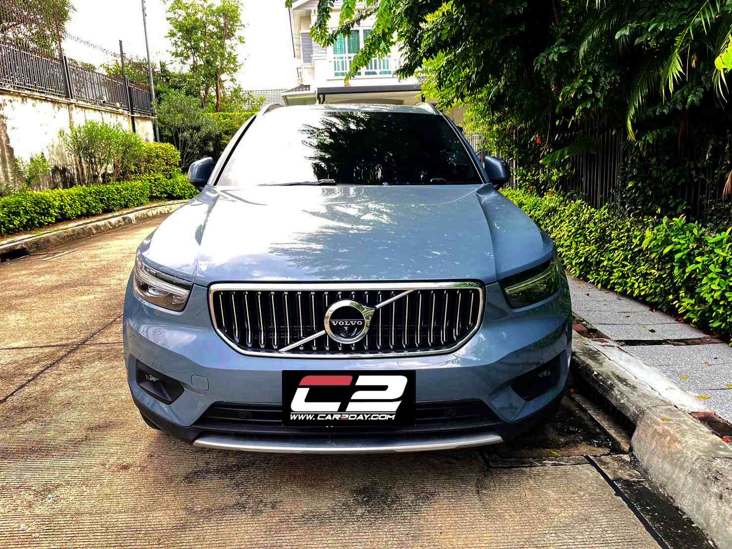 2023 Volvo XC40 Recharge T5 R-Design