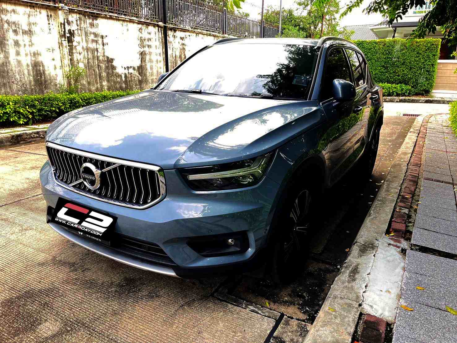 2023 Volvo XC40 Recharge T5 R-Design