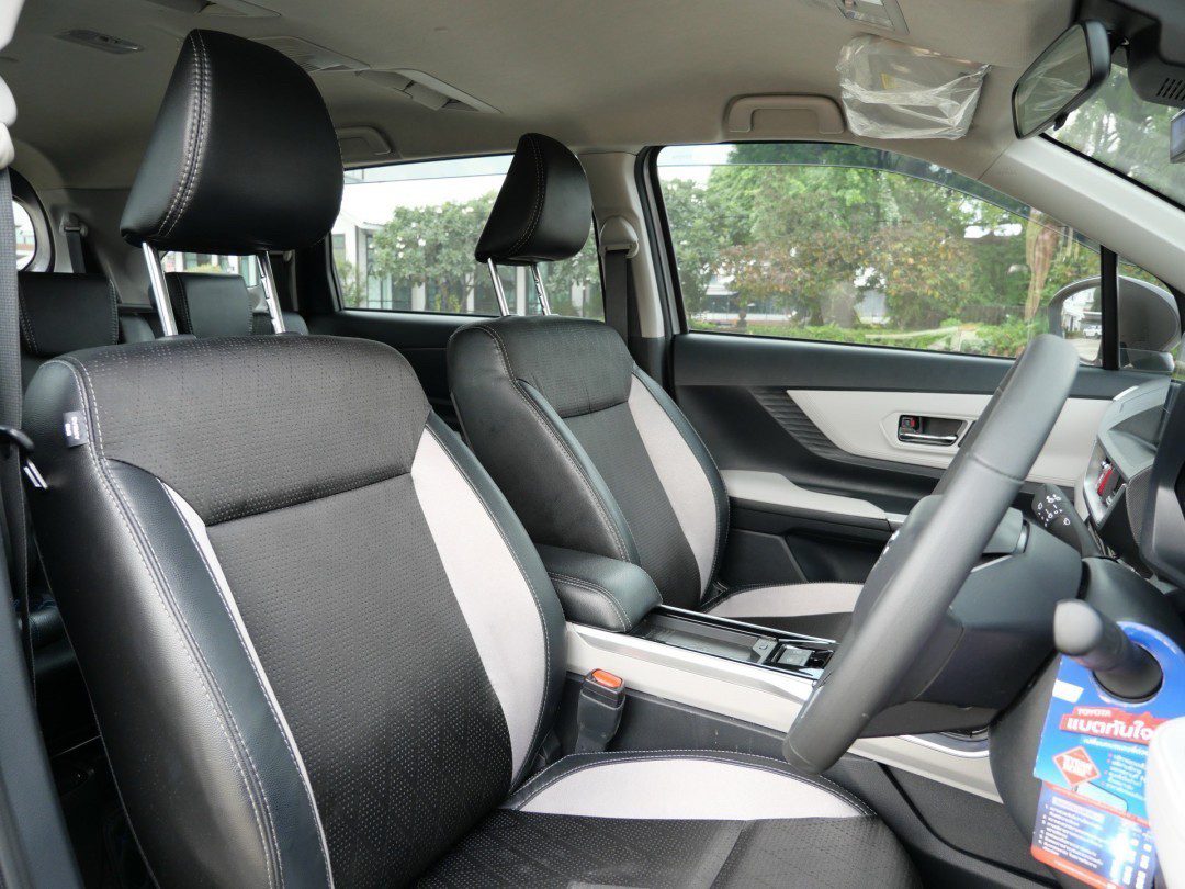 2023 TOYOTA VELOZ Wagon 4dr Premium 7st CVT FWD 1.5i (CBU)