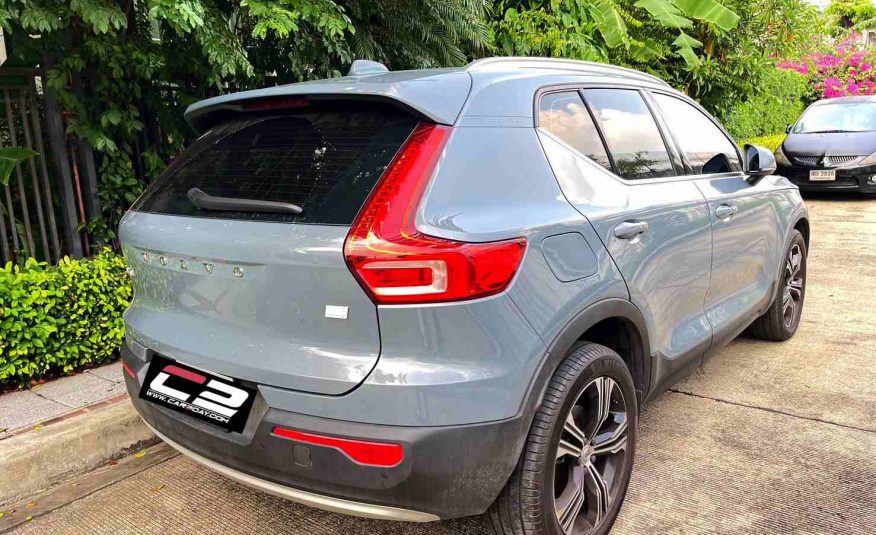 2023 Volvo XC40 Recharge T5 R-Design