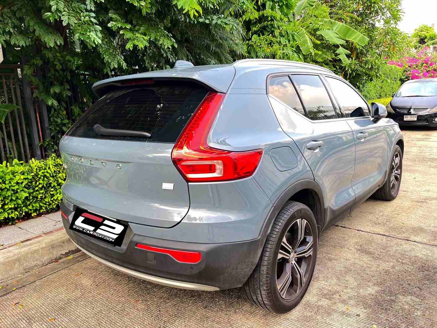 2023 Volvo XC40 Recharge T5 R-Design