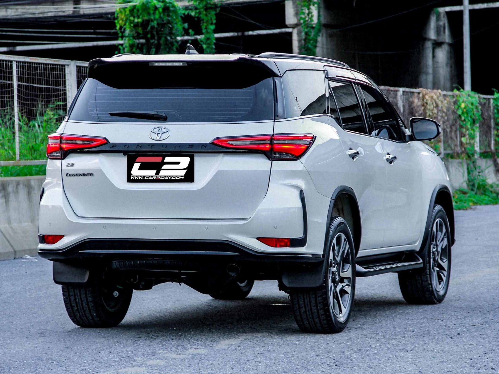 2022 TOYOTA FORTUNER 2.8 LEGENDER BLACK TOP