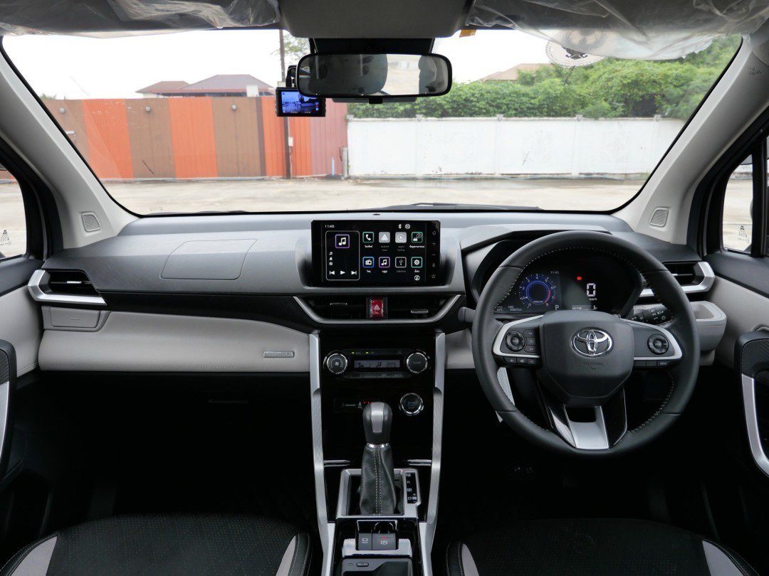 2023 TOYOTA VELOZ Wagon 4dr Premium 7st CVT FWD 1.5i (CBU)