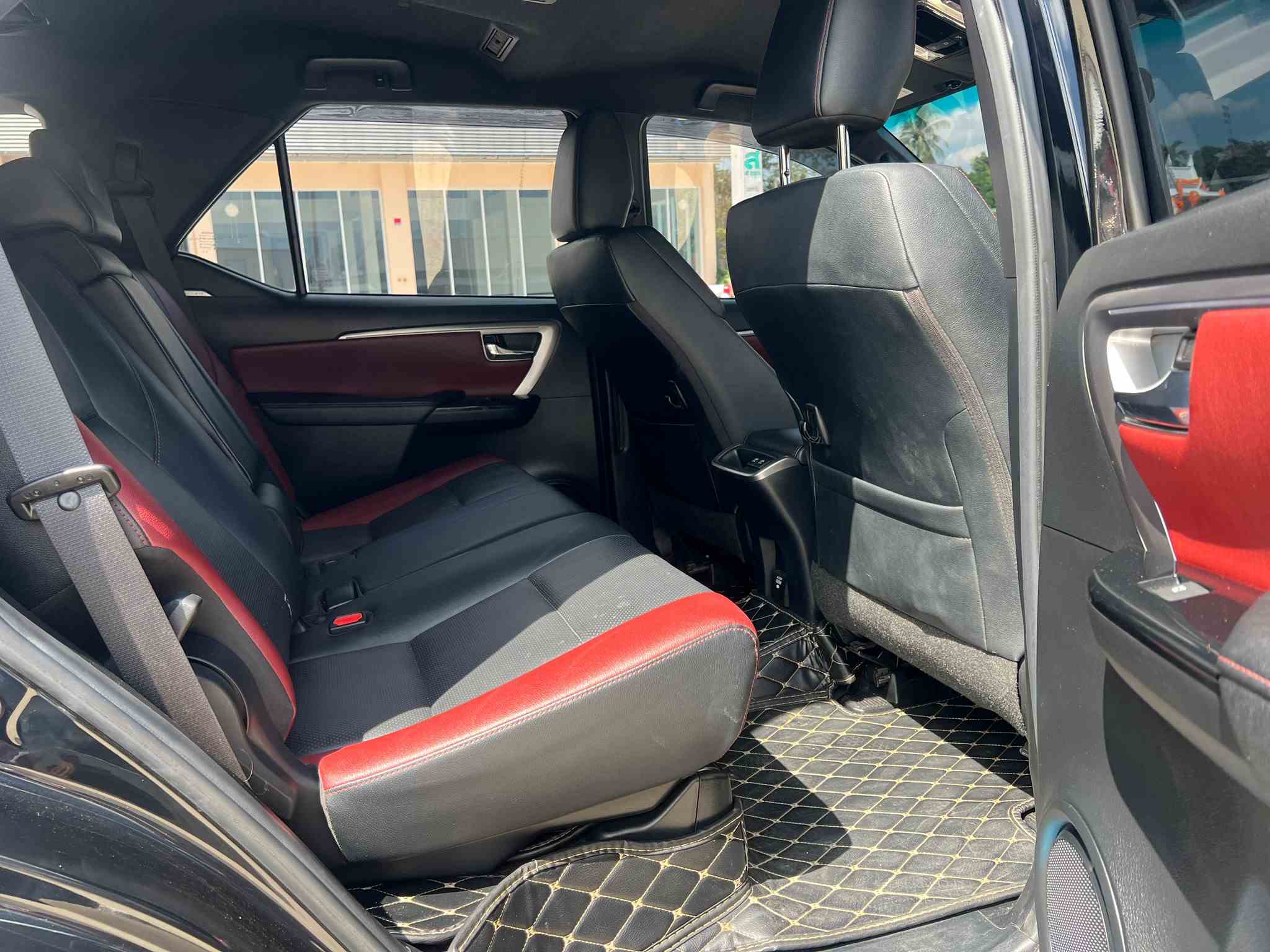 2021 TOYOTA FORTUNER Legender Auto 2.4 V