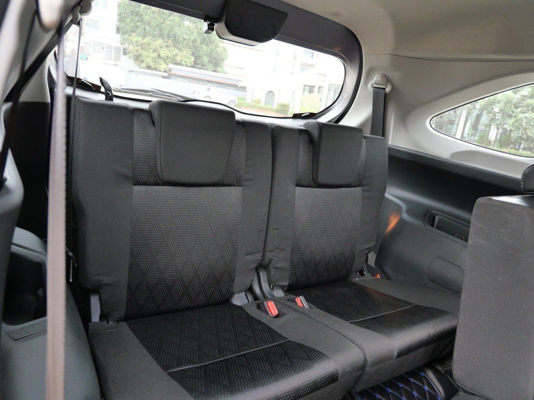 2023 TOYOTA VELOZ Wagon 4dr Premium 7st CVT FWD 1.5i (CBU)