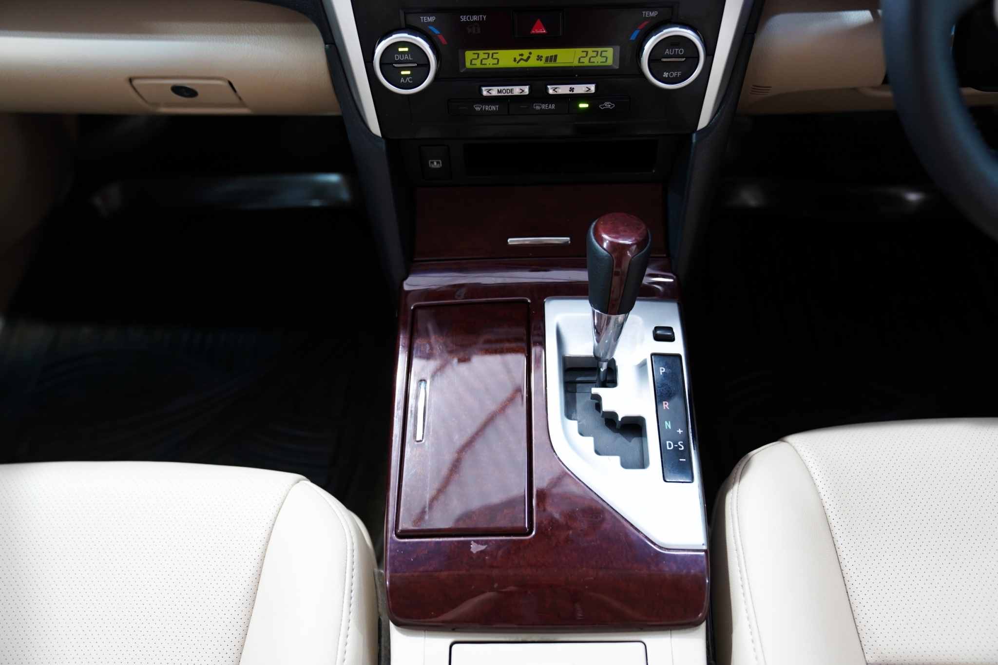 2014 TOYOTA CAMRY 2.5 G AT