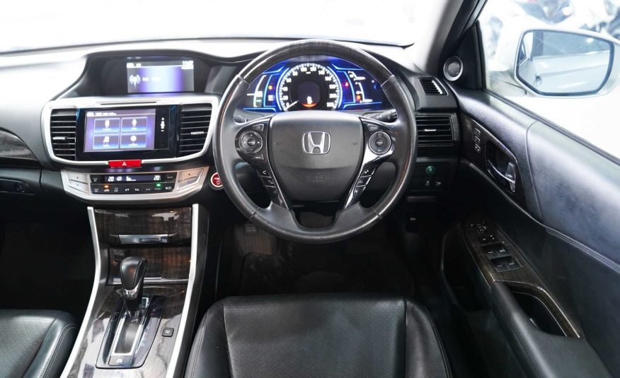 2015 HONDA ACCORD HYBRID 2.0 AT