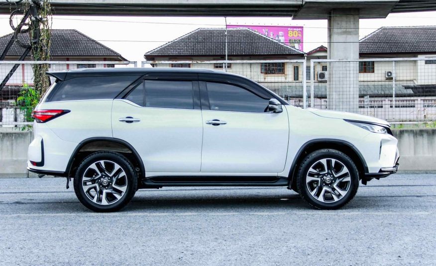 2022 TOYOTA FORTUNER 2.8 LEGENDER BLACK TOP