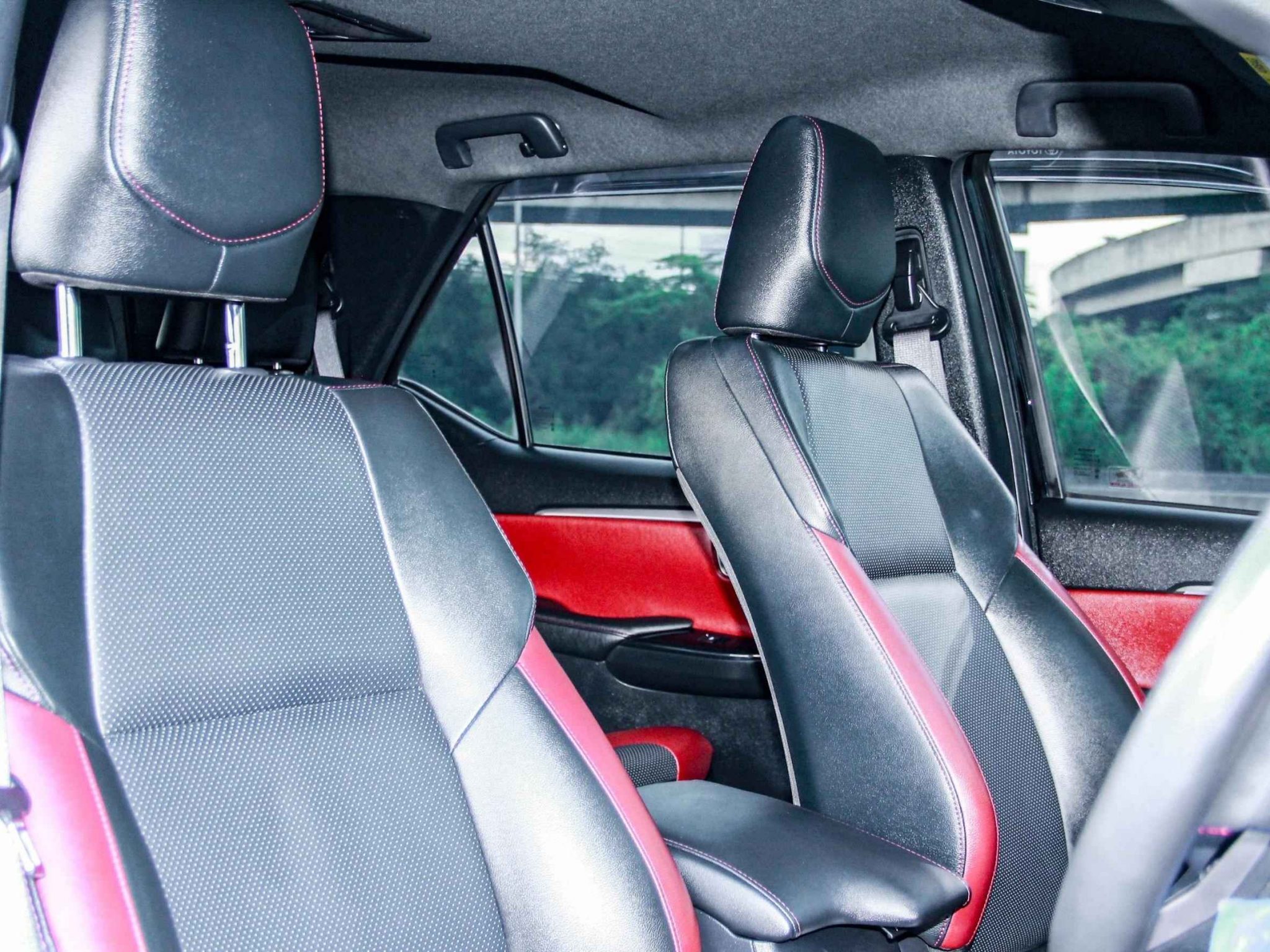 2022 TOYOTA FORTUNER 2.8 LEGENDER BLACK TOP