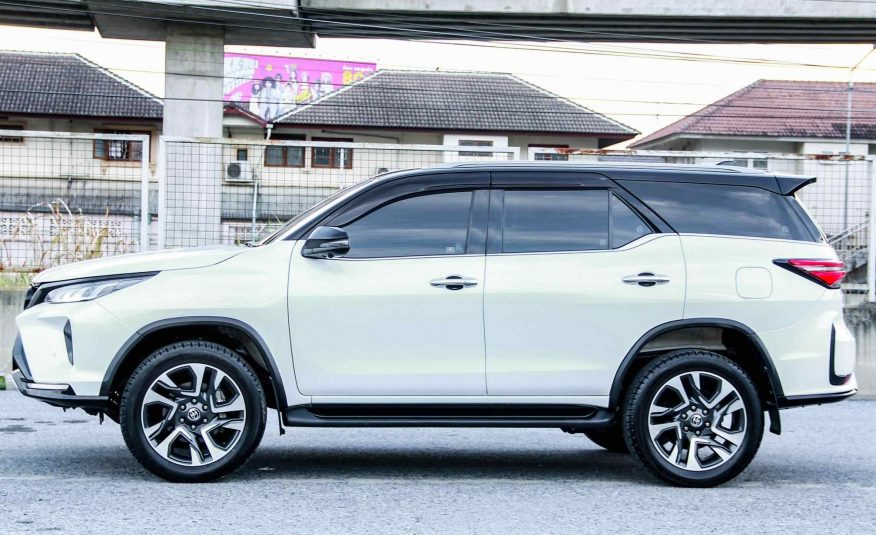 2022 TOYOTA FORTUNER 2.8 LEGENDER BLACK TOP