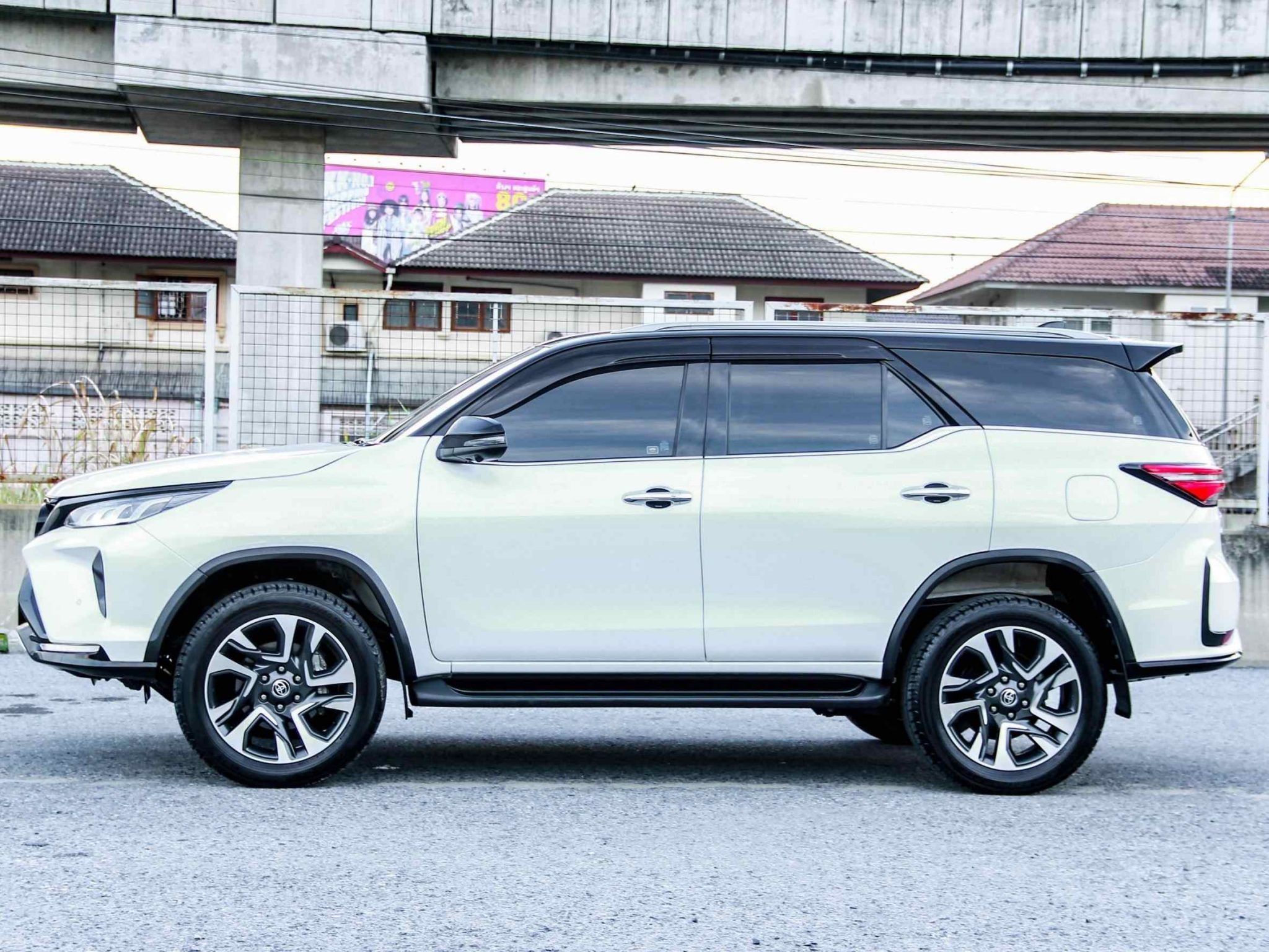 2022 TOYOTA FORTUNER 2.8 LEGENDER BLACK TOP