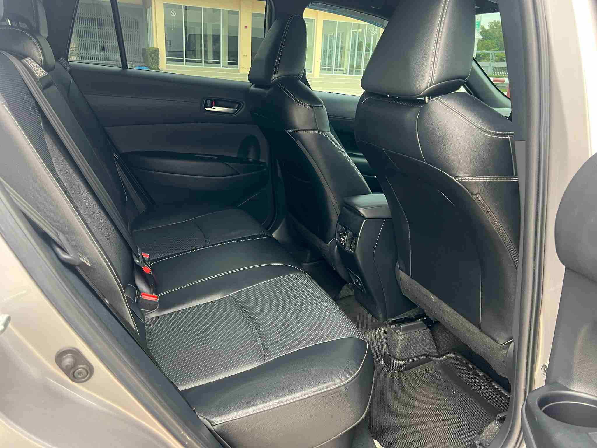 2020 Toyota Cross 1.8 Hybrid Premium  safety