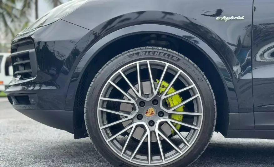 2022 Porsche Cayenne e-hybrid Coupe