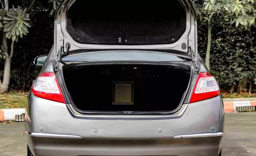 2013 NISSAN TEANA 250 XV V6