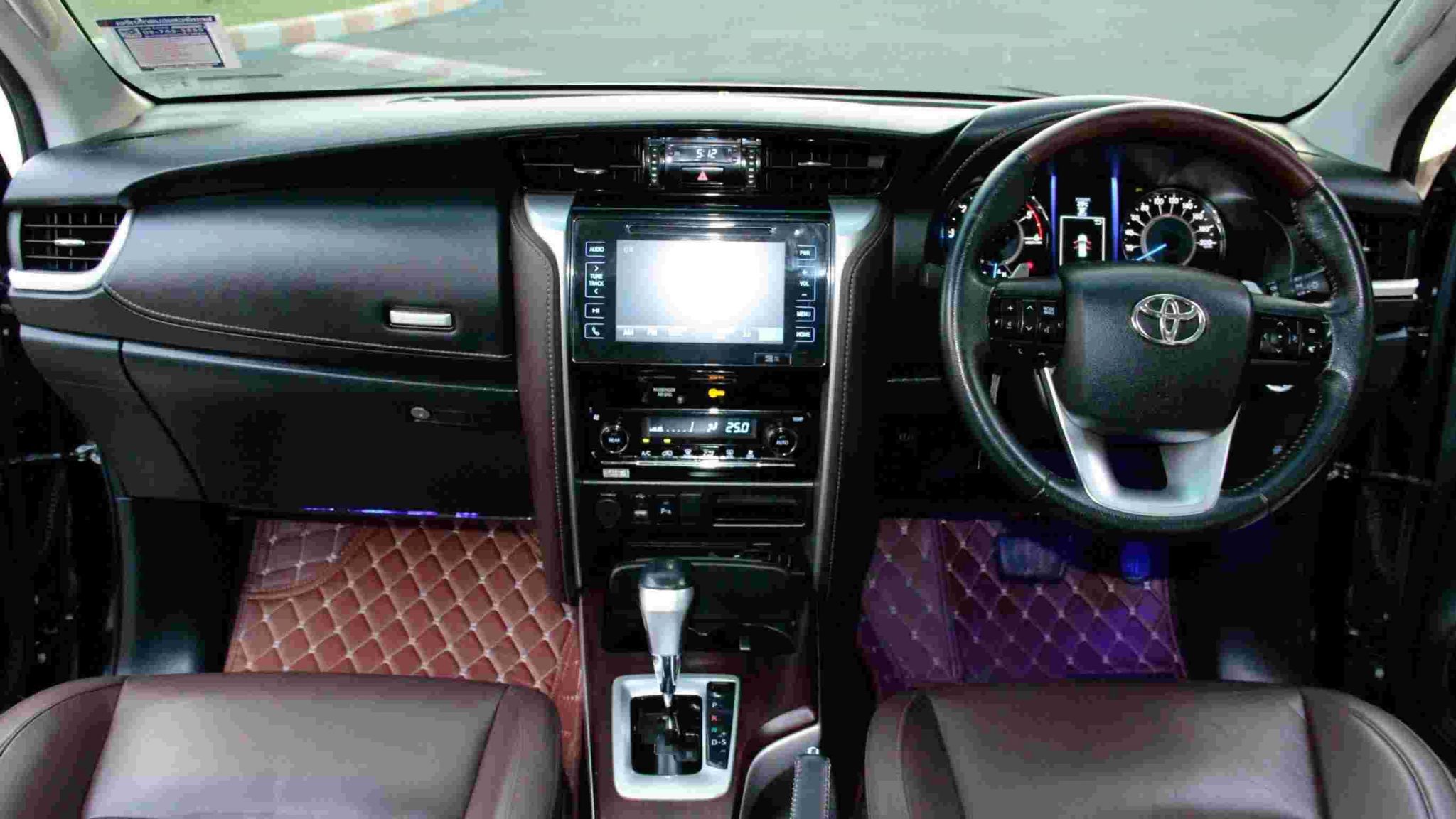 2018 TOYOTA FORTUNER 2.4 V 2WD