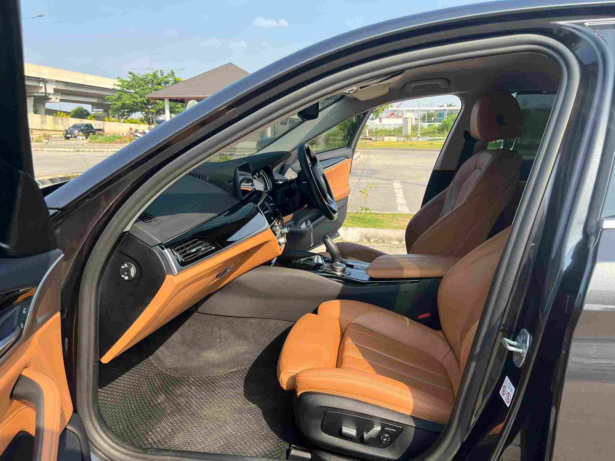 2019 Bmw 530e Elite