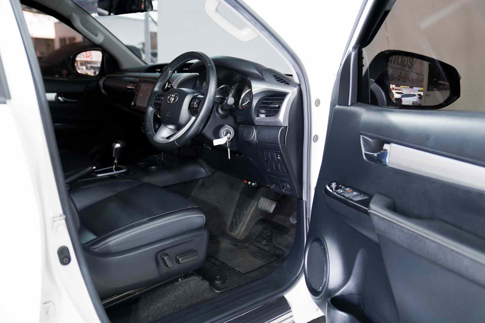 2021 TOYOTA REVO 2.4 MID DOUBLECAB AT