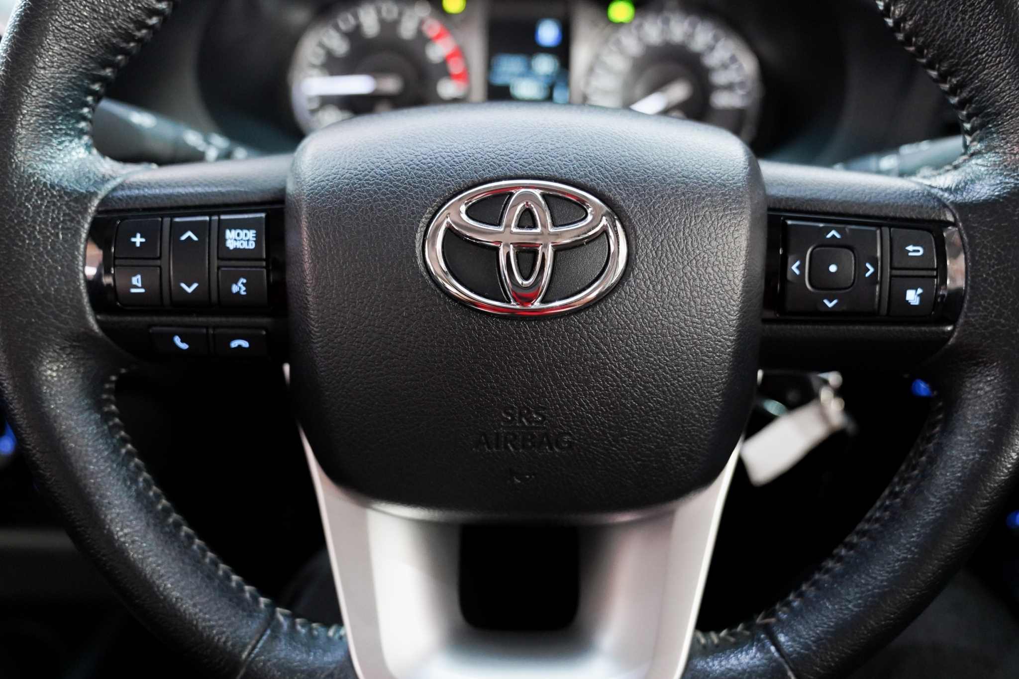 2021 TOYOTA REVO 2.4 MID DOUBLECAB AT