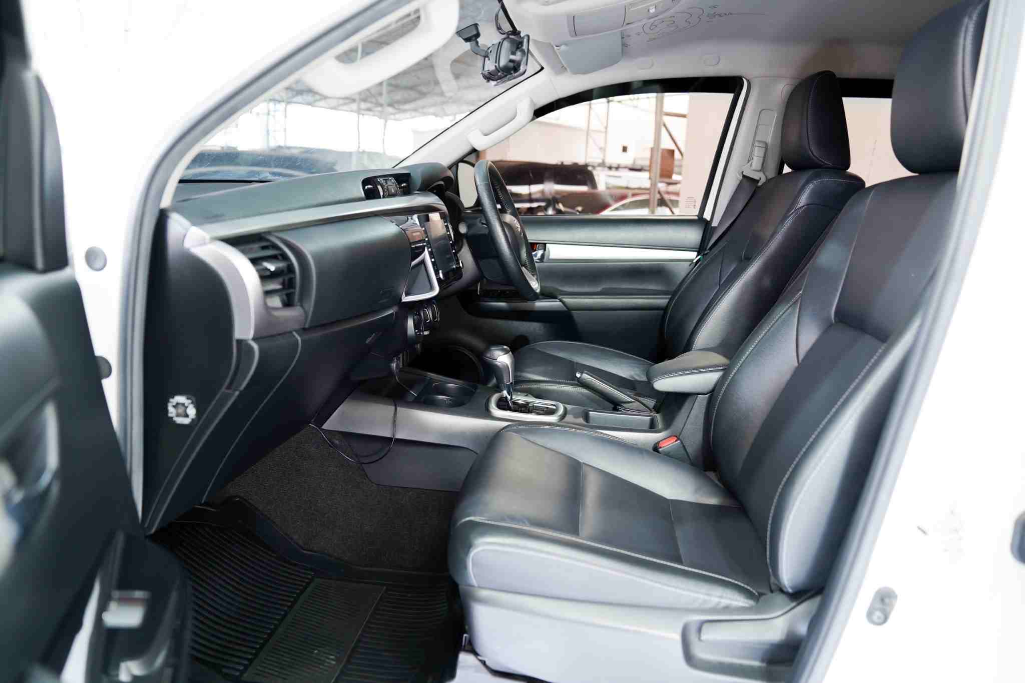 2021 TOYOTA REVO 2.4 MID DOUBLECAB AT