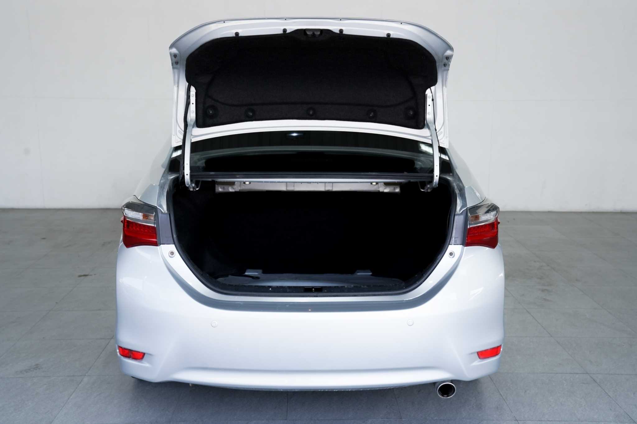 2018 TOYOTA ALTIS 1.8 E AT
