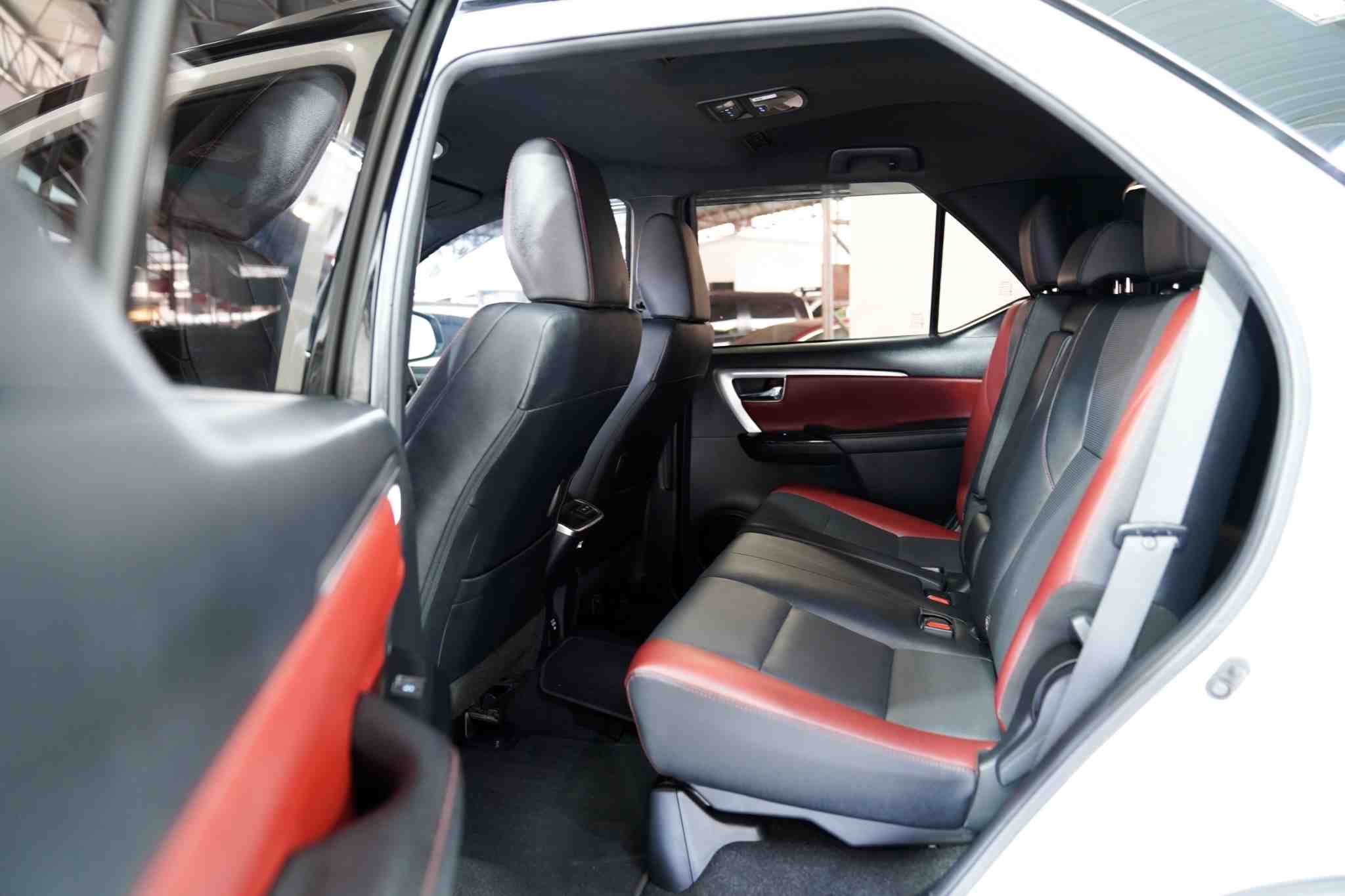 2022 TOYOTA FORTUNER 2.4 Legender AT