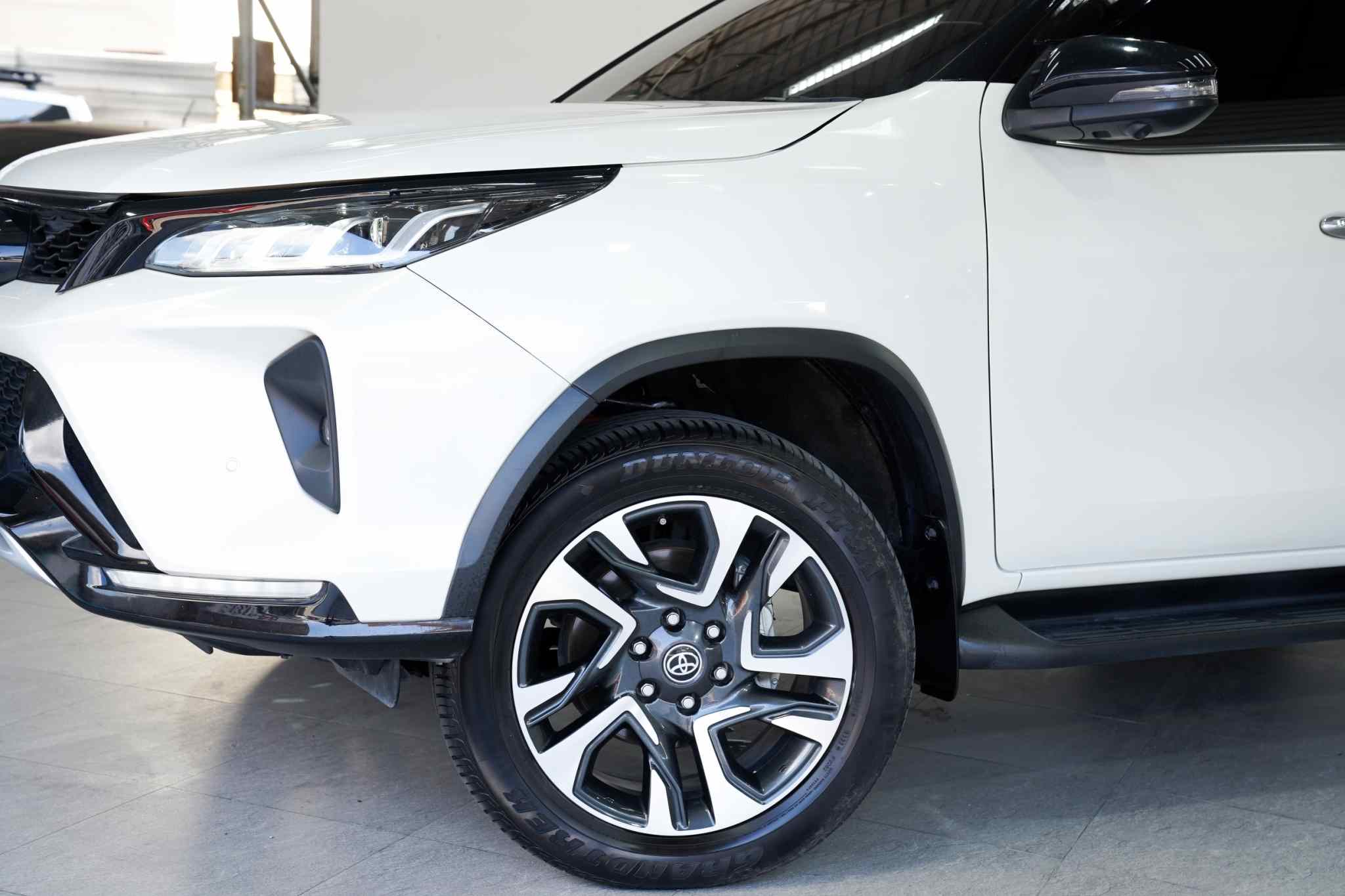 2022 TOYOTA FORTUNER 2.4 Legender AT