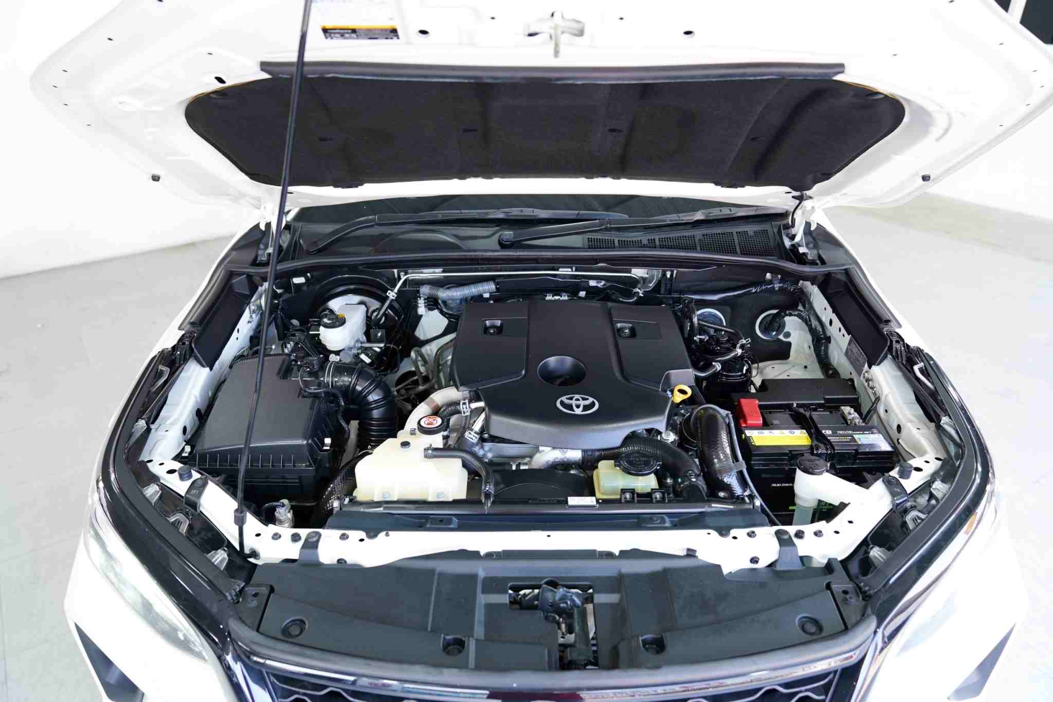 2022 TOYOTA FORTUNER 2.4 Legender AT