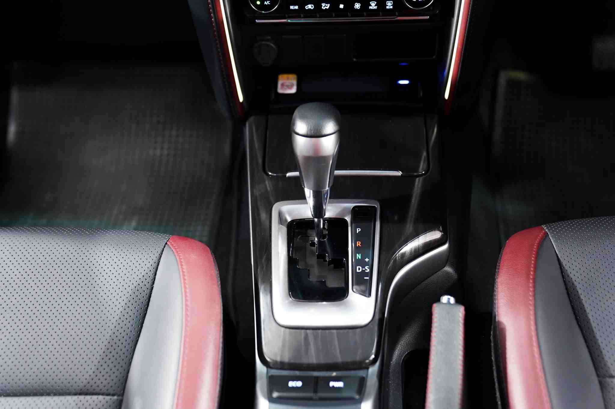 2022 TOYOTA FORTUNER 2.4 Legender AT