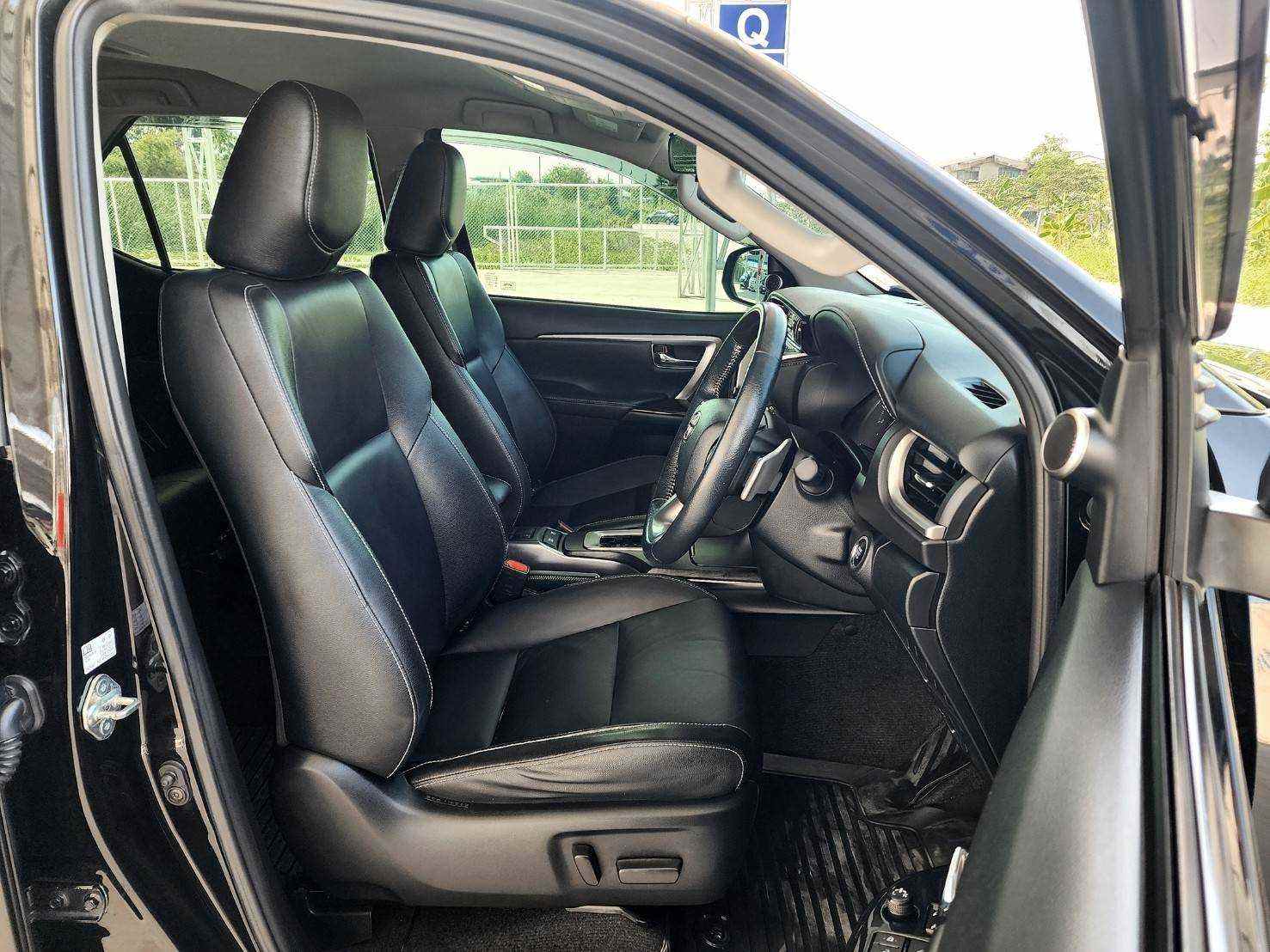 2020 TOYOTA Fortuner 2.4G A/T
