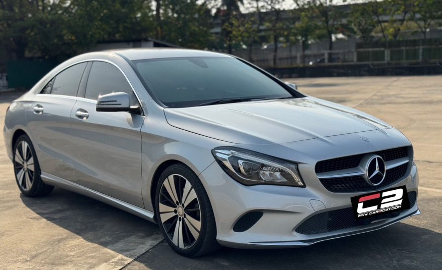 2017 Mercedes Benz CLA200