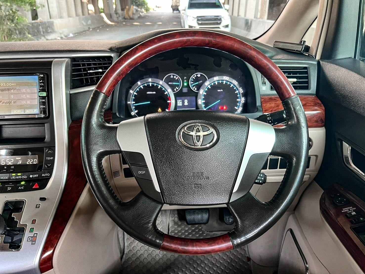 2010 Toyota Alphard 2.4V