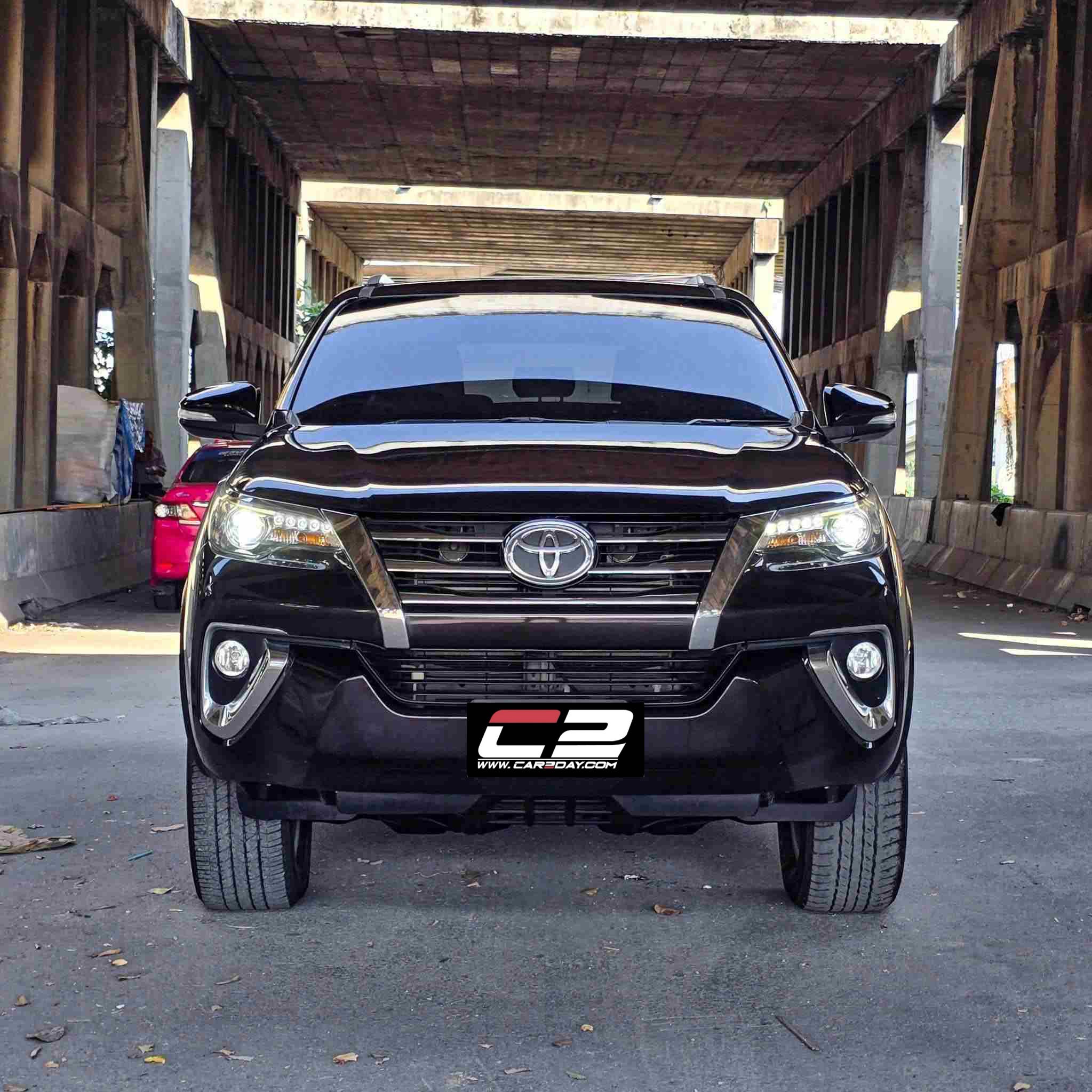 2015 TOYOTA FORTUNER 2.8 V 4WD