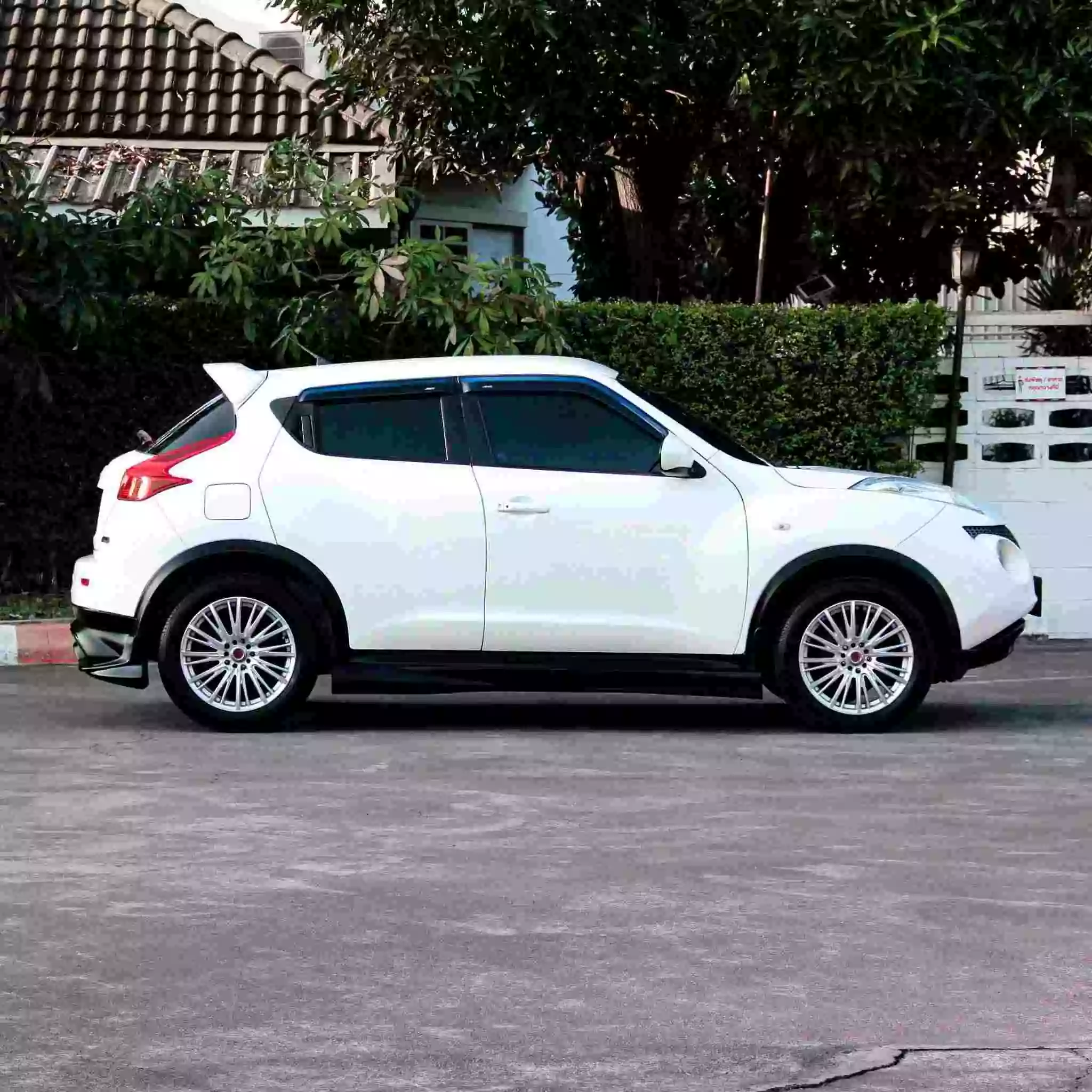 2014 NISSAN JUKE 1.6 V
