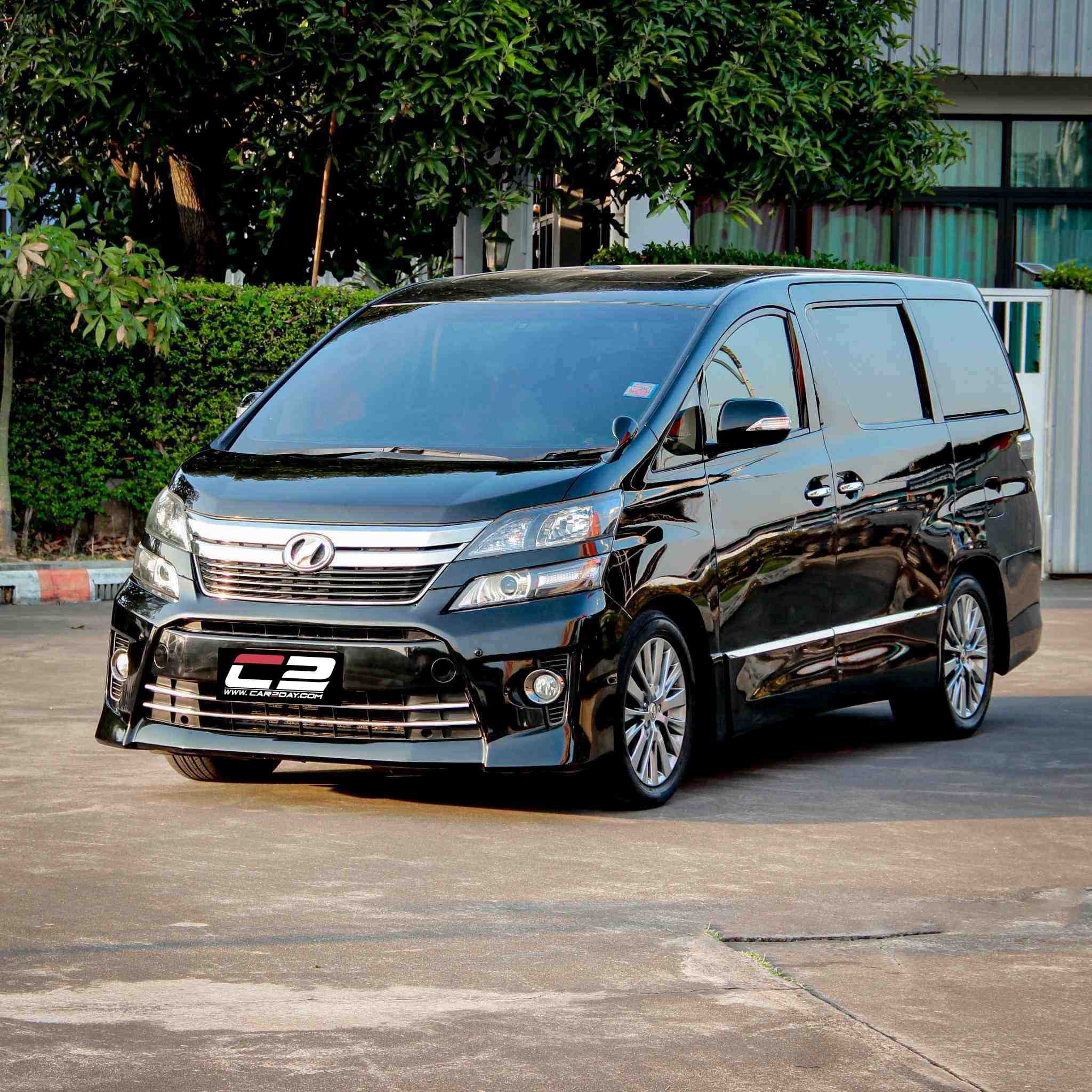 2014 Toyota Vellfire 2.4 Golden Eyes II Wagon