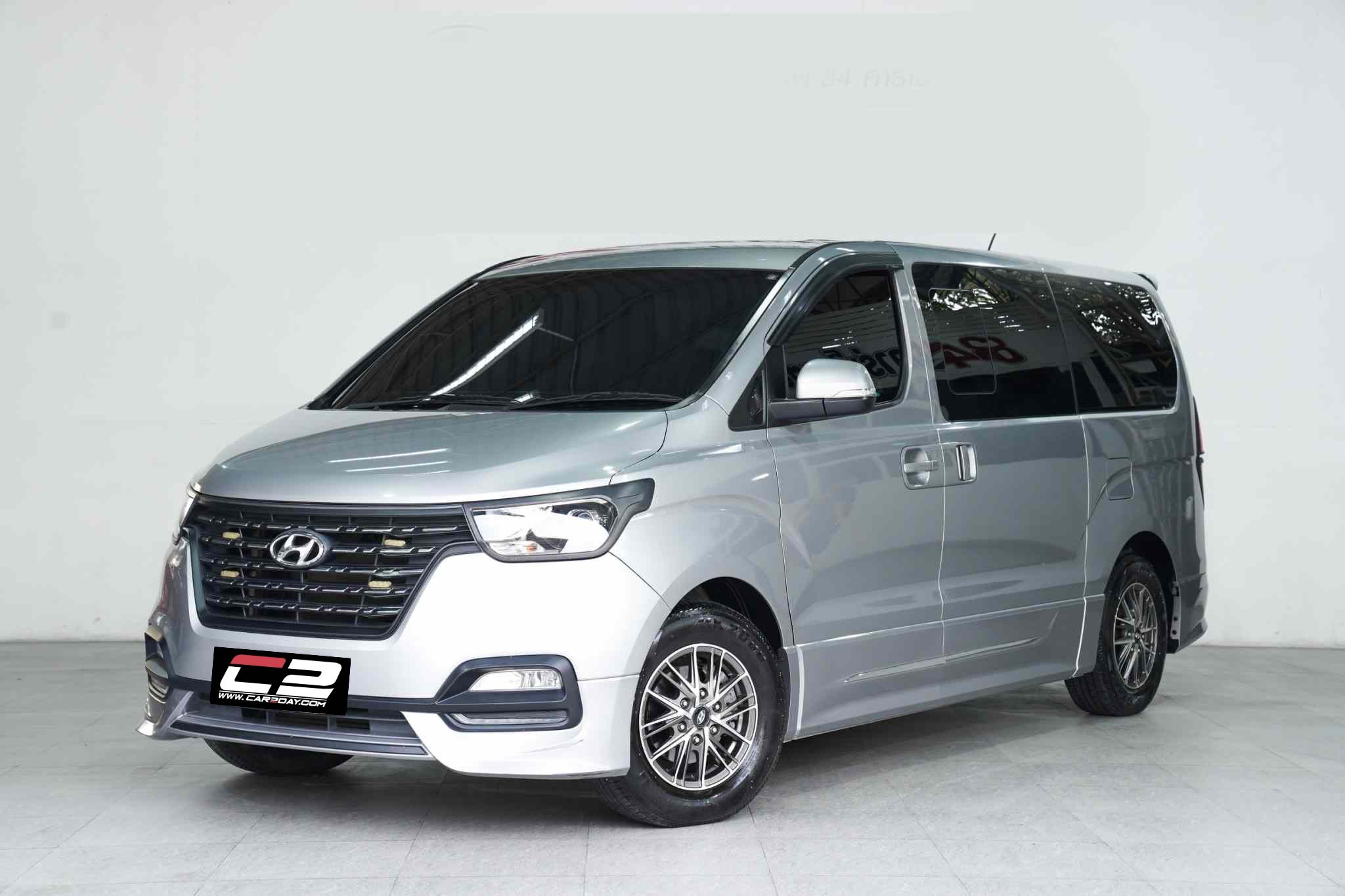 2019 HYUNDAI H1 2.5 Elite AT
