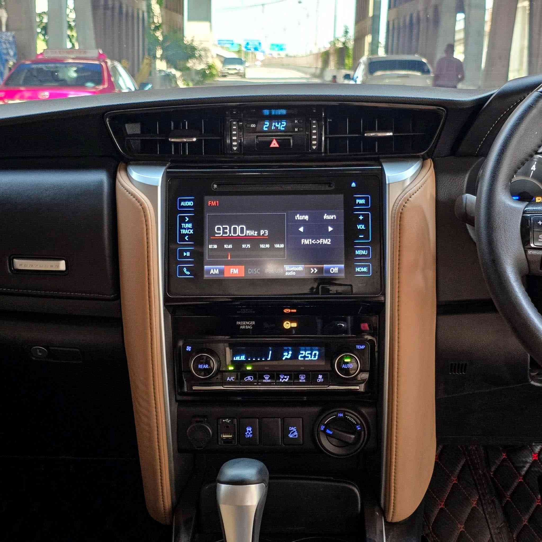 2015 TOYOTA FORTUNER 2.8 V 4WD