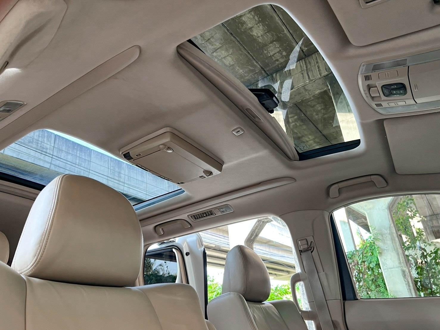 2010 Toyota Alphard 2.4V