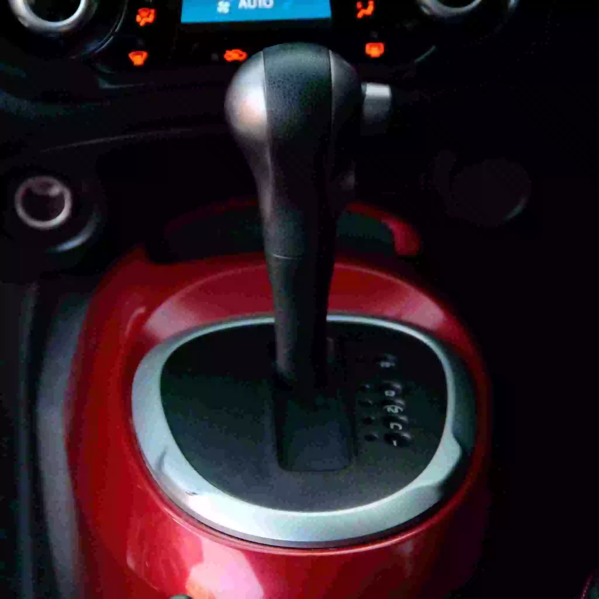 2014 NISSAN JUKE 1.6 V