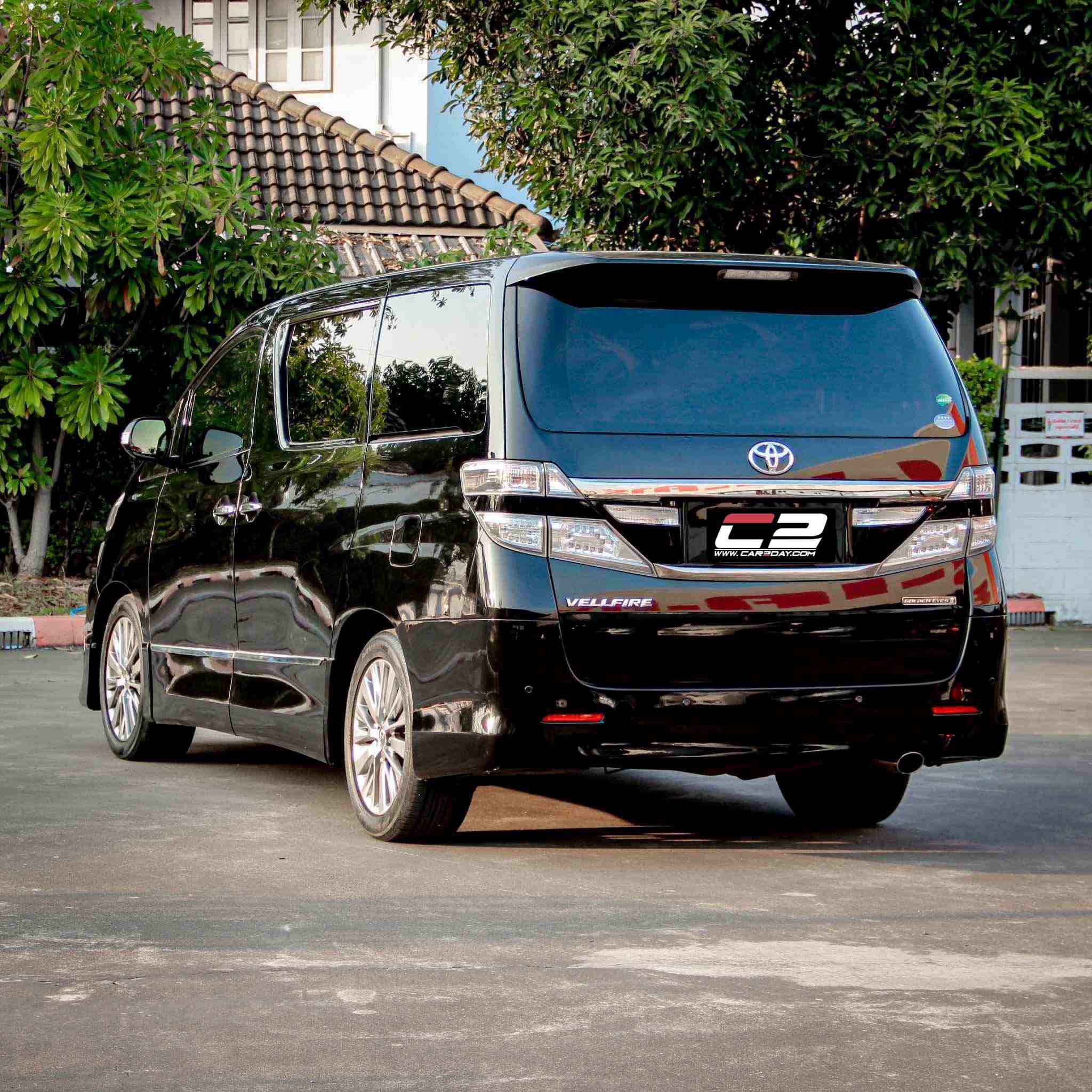 2014 Toyota Vellfire 2.4 Golden Eyes II Wagon