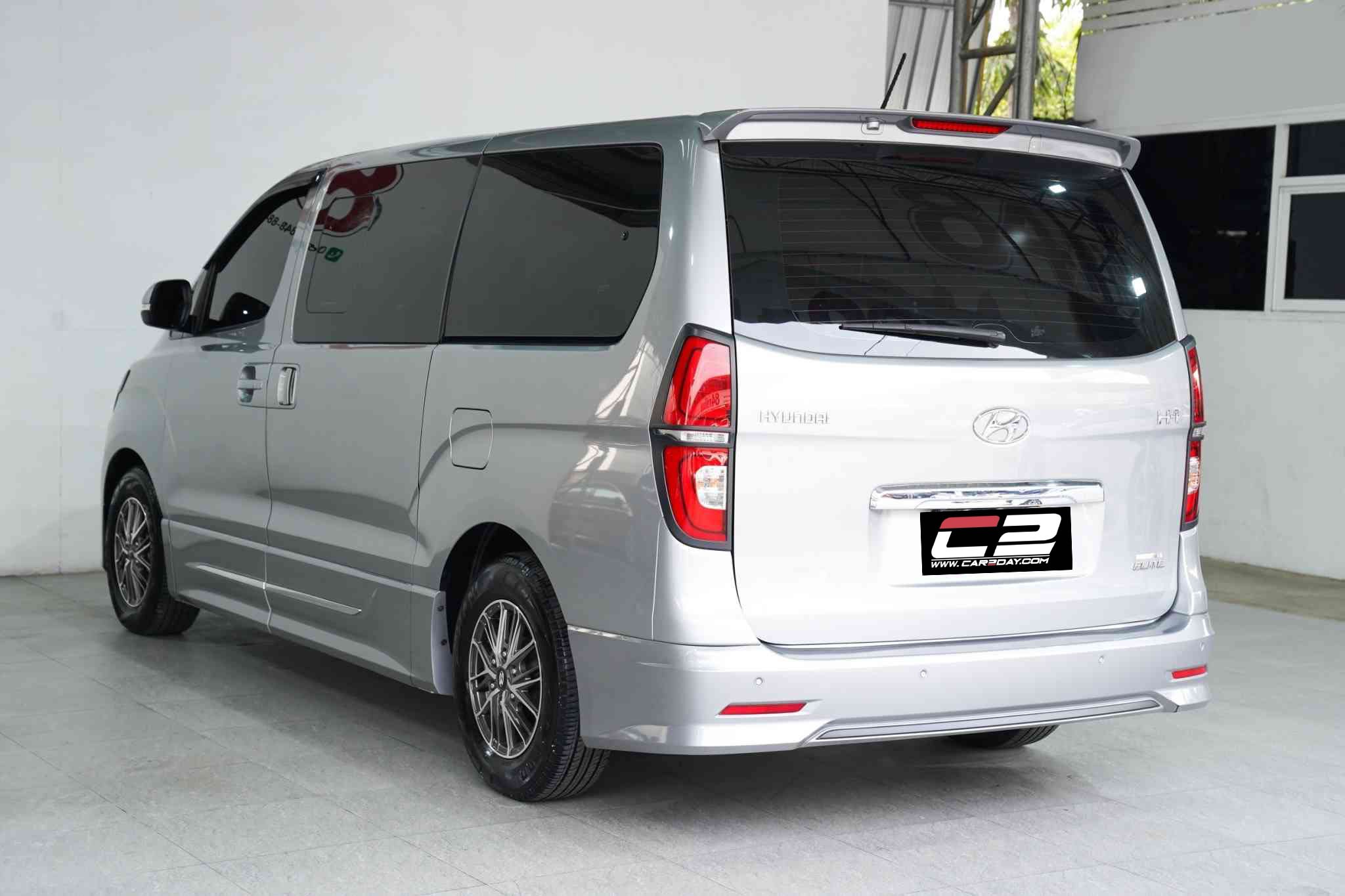 2019 HYUNDAI H1 2.5 Elite AT