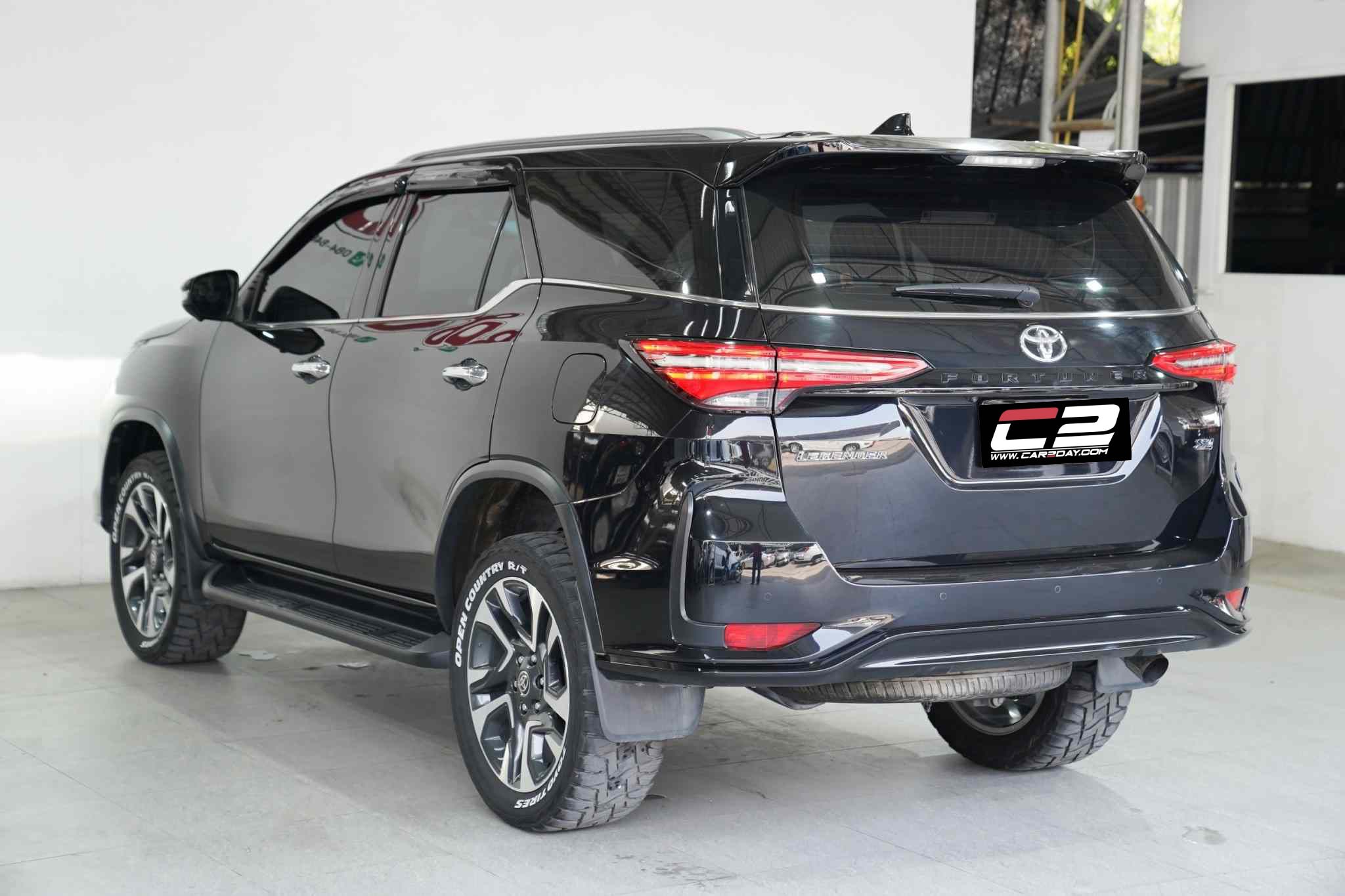 2021 TOYOTA FORTUNER 2.4 LEGENDER 4WD AT