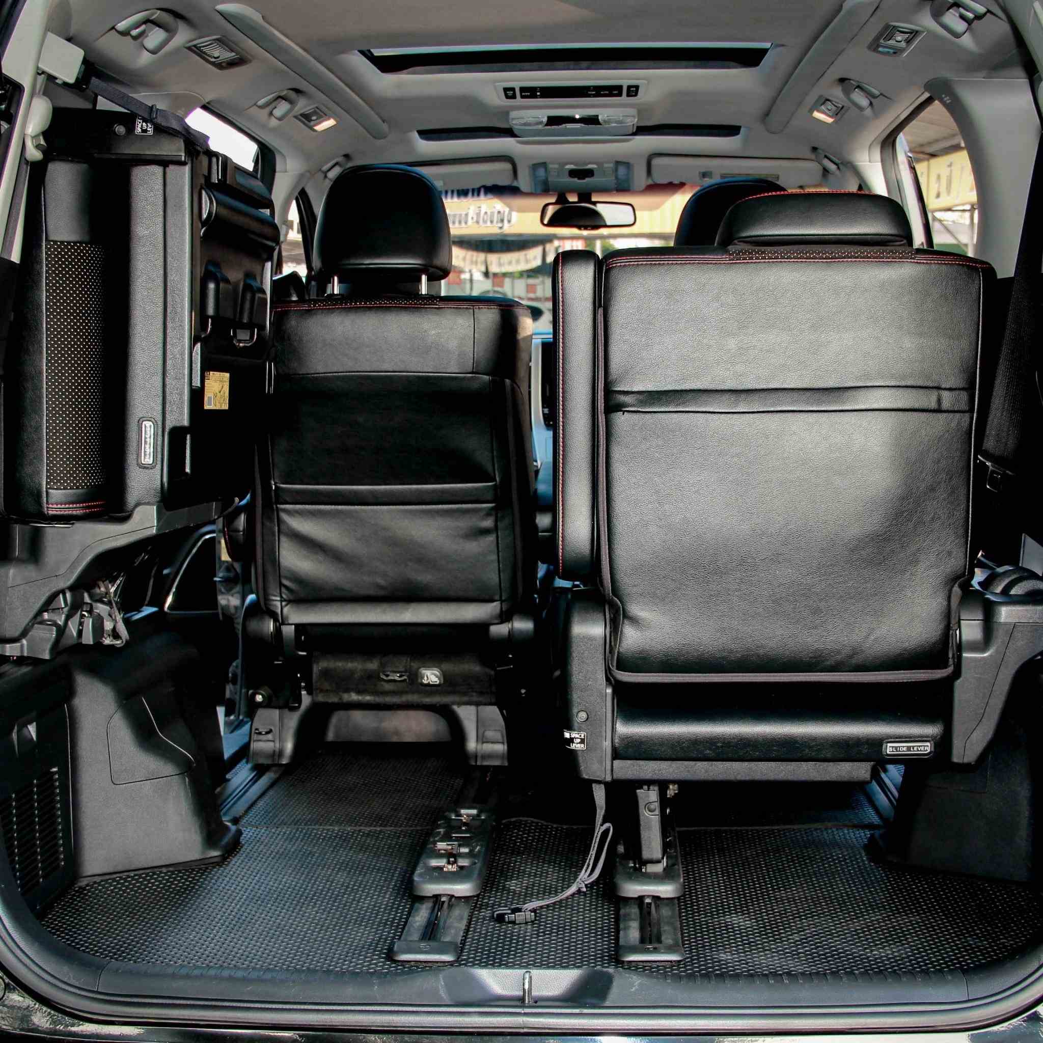 2014 Toyota Vellfire 2.4 Golden Eyes II Wagon