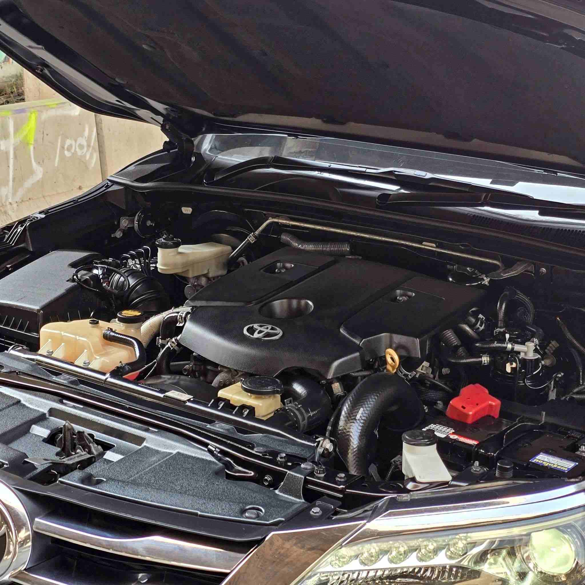 2015 TOYOTA FORTUNER 2.8 V 4WD